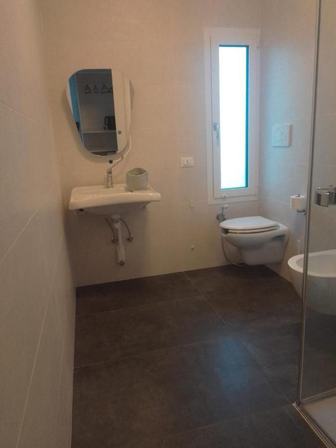 Casa Vittoria Guest House 罗马诺德恩佐利诺 外观 照片